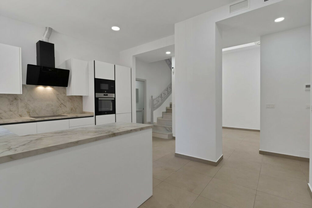 Semi-Detached House Málaga Centro Málaga - image 32
