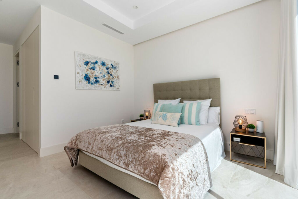Detached Villa Río Real Málaga - image 33