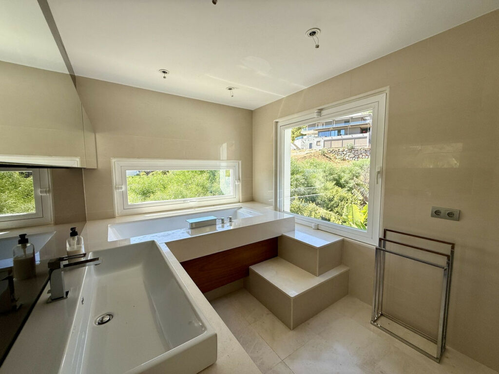Detached Villa Valtocado Málaga - image 32