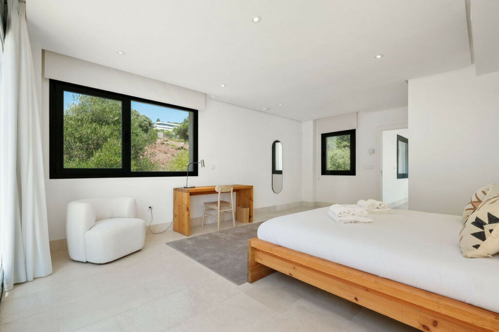 Detached Villa Sotogrande Cádiz - image 32