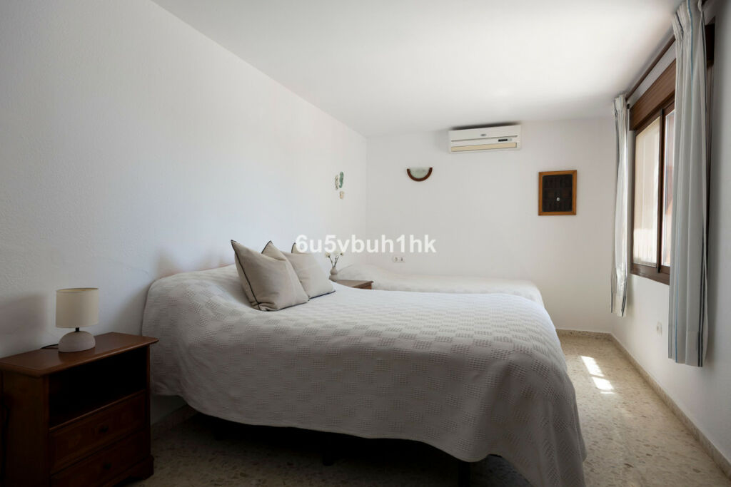Detached Villa Torremuelle Málaga - image 32