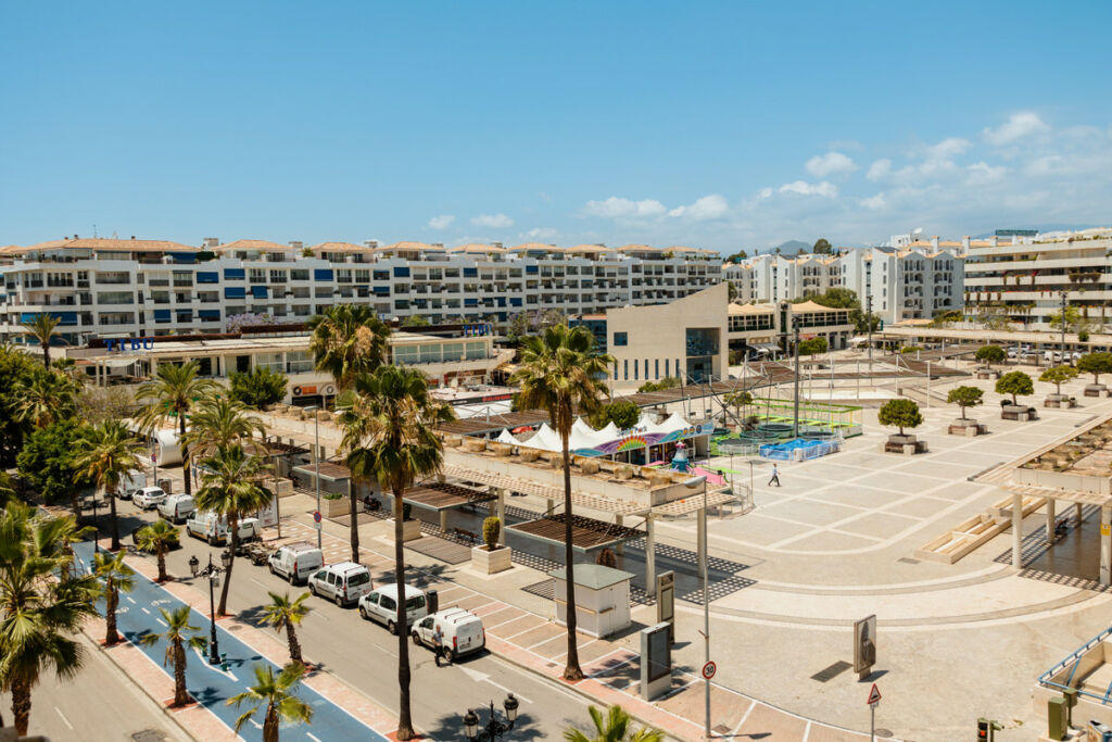 Middle Floor Apartment Puerto Banús Málaga - image 32