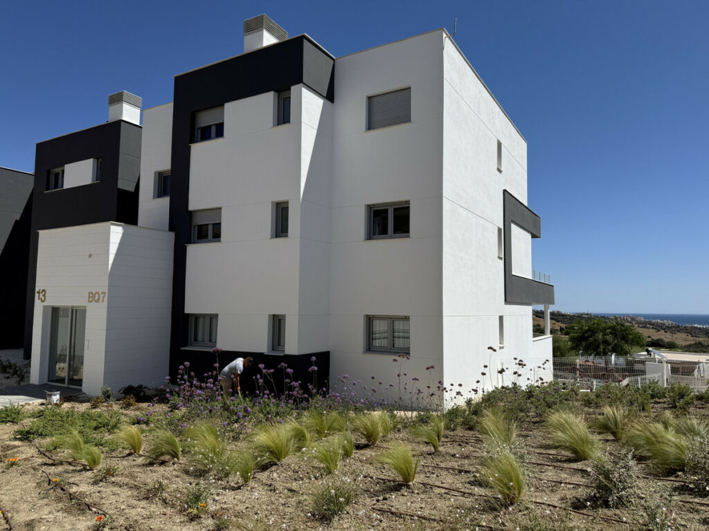 Middle Floor Apartment Estepona Málaga - image 31