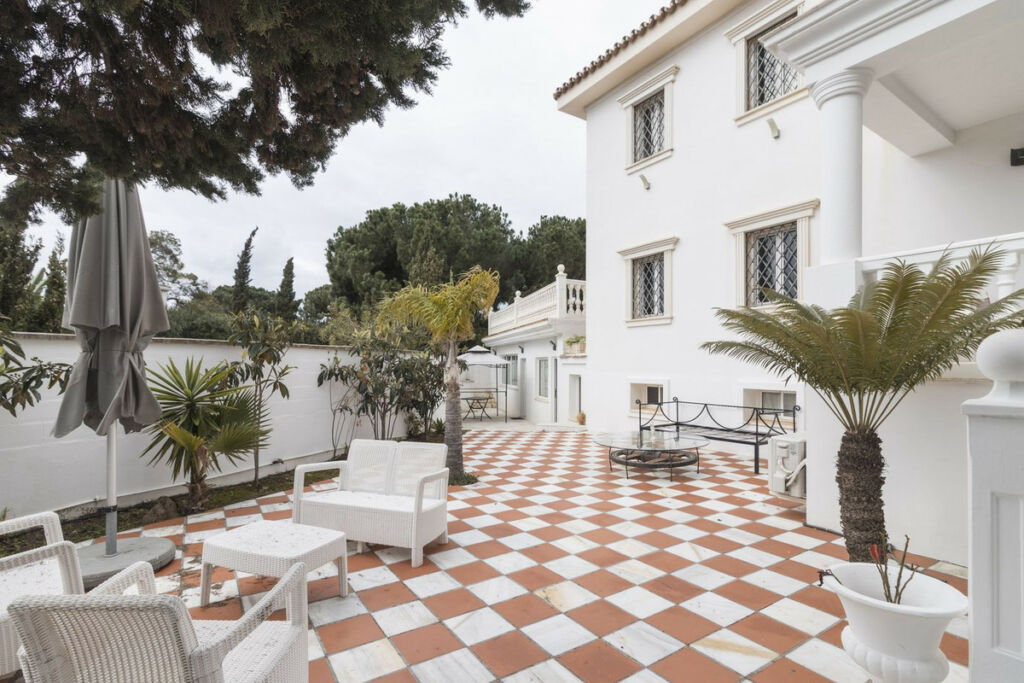 Detached Villa Hacienda Las Chapas Málaga - image 32