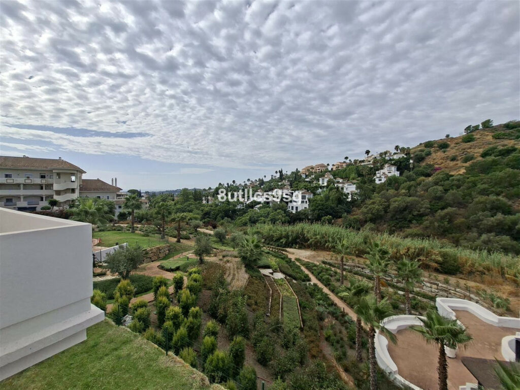Middle Floor Apartment Aloha Málaga - image 32