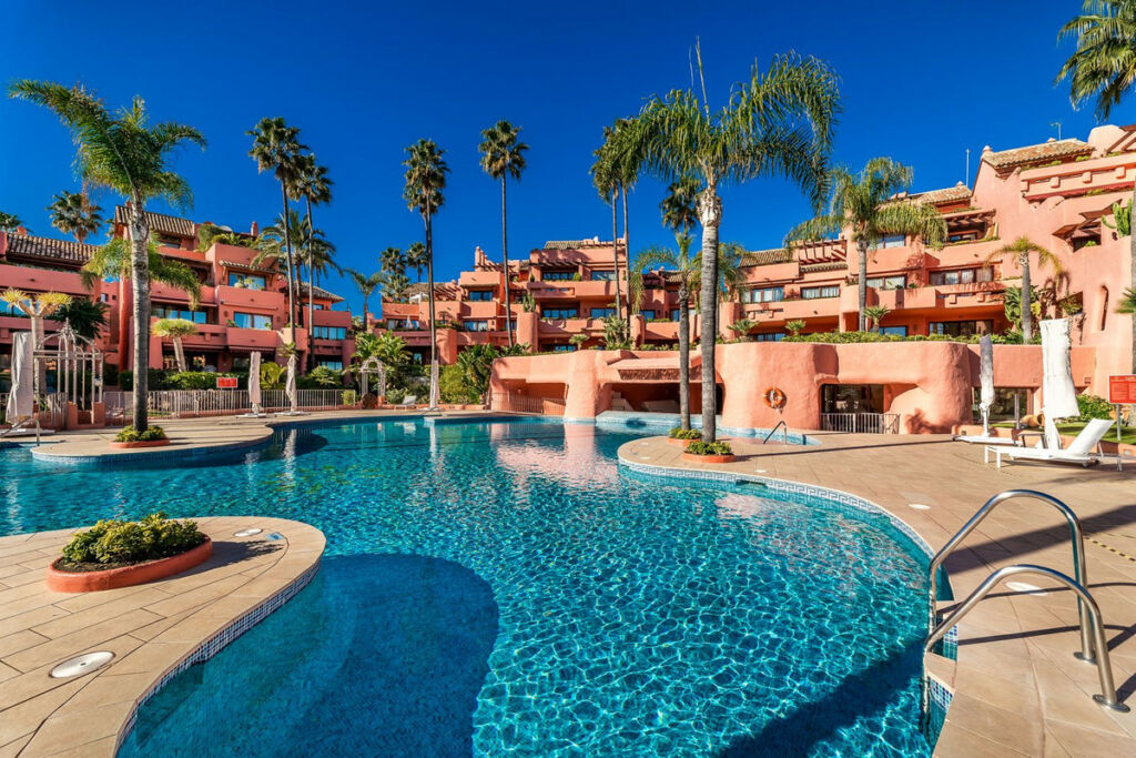 Middle Floor Apartment New Golden Mile Málaga - image 32