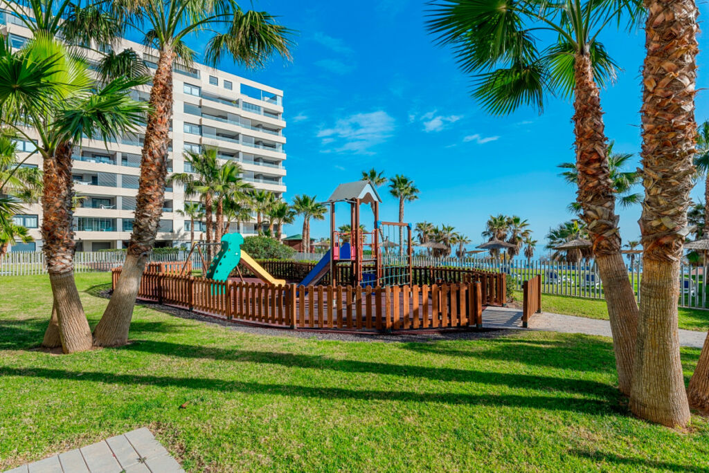 Middle Floor Apartment Punta Prima Alicante - image 32