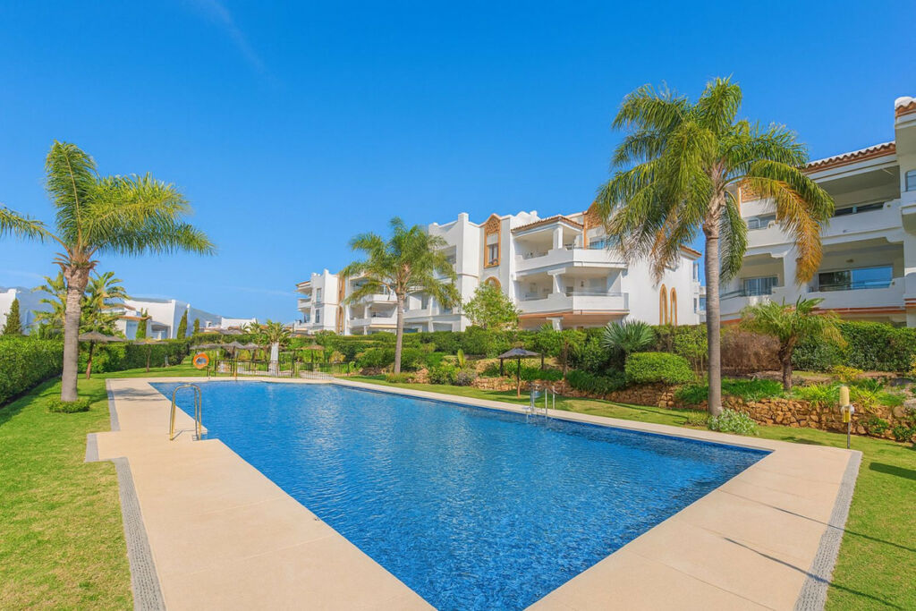 Middle Floor Apartment Cerros del Aguila Málaga - image 32