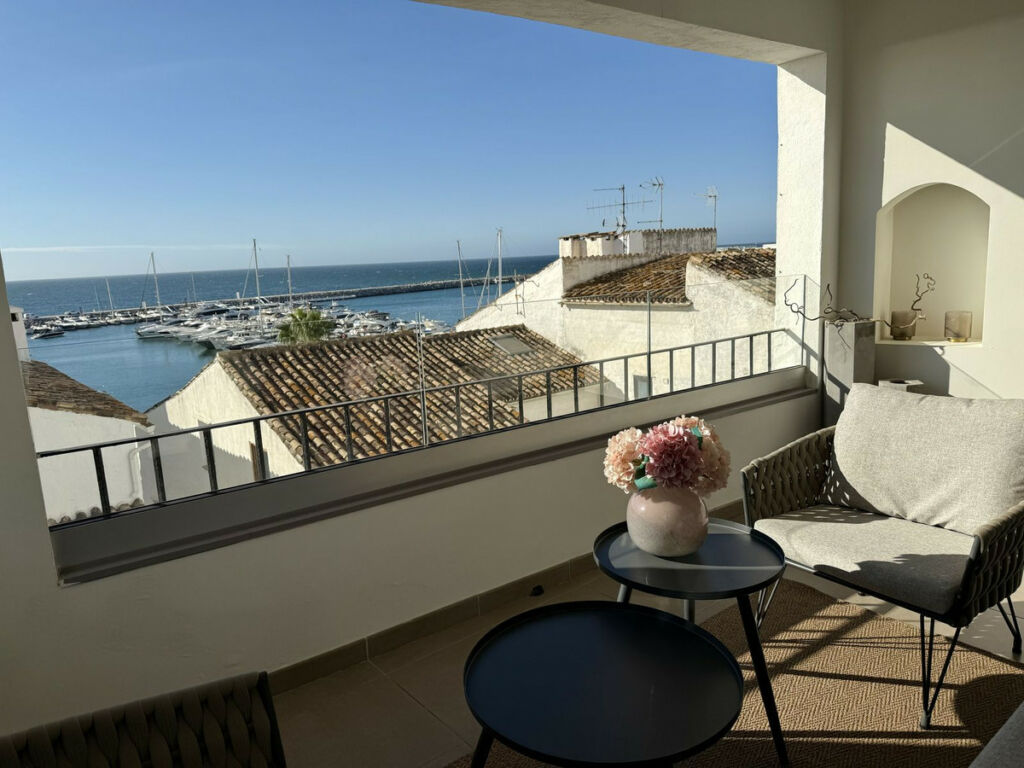 Middle Floor Apartment Puerto Banús Málaga - image 32