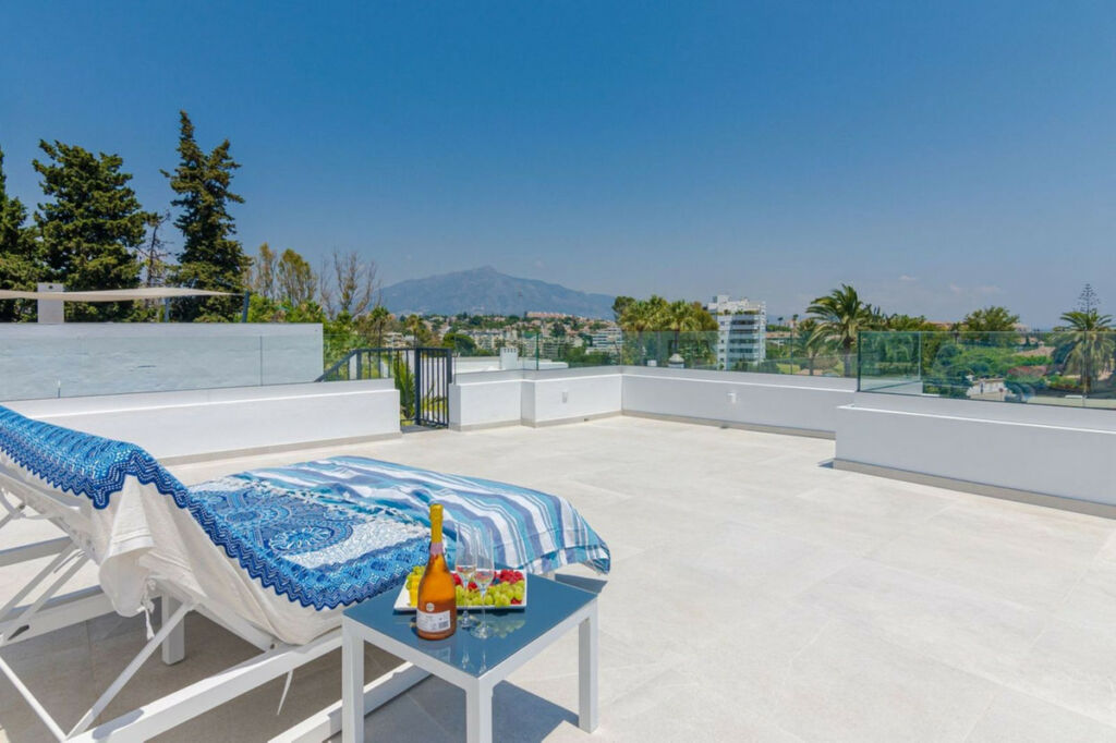 Detached Villa Guadalmina Alta Málaga - image 32