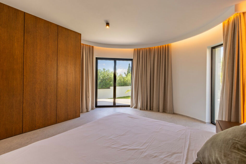 Detached Villa Cumbre del Sol Alicante - image 32