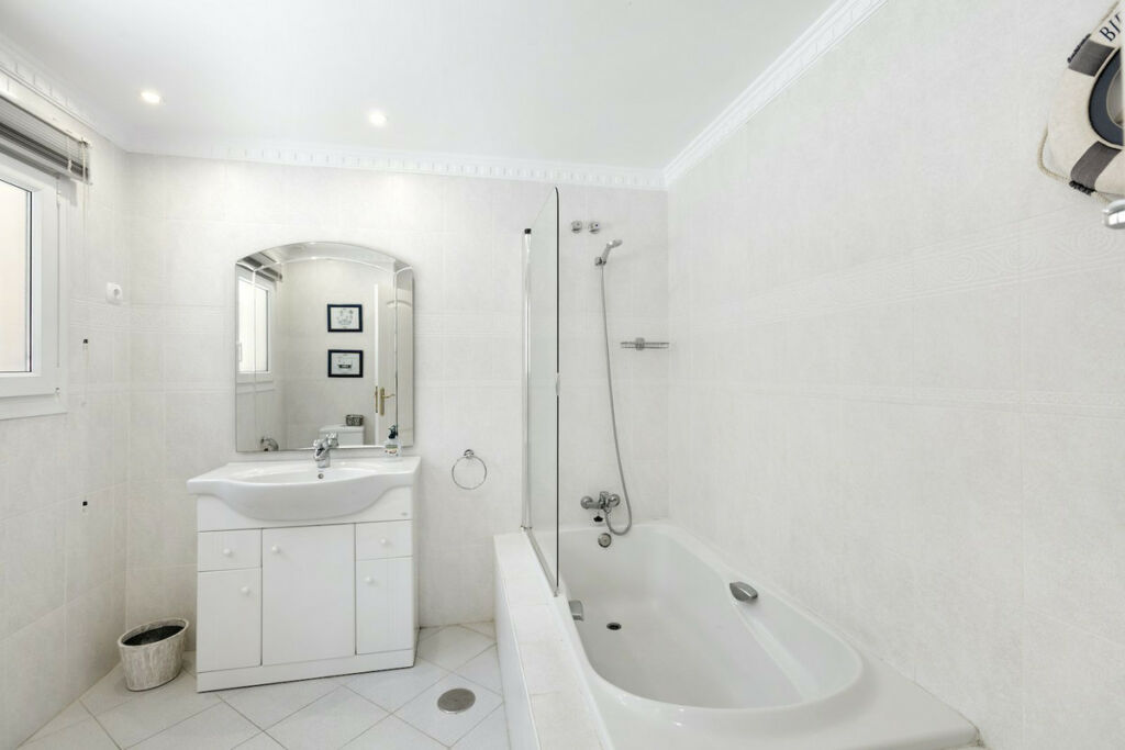Detached Villa Marbesa Málaga - image 32
