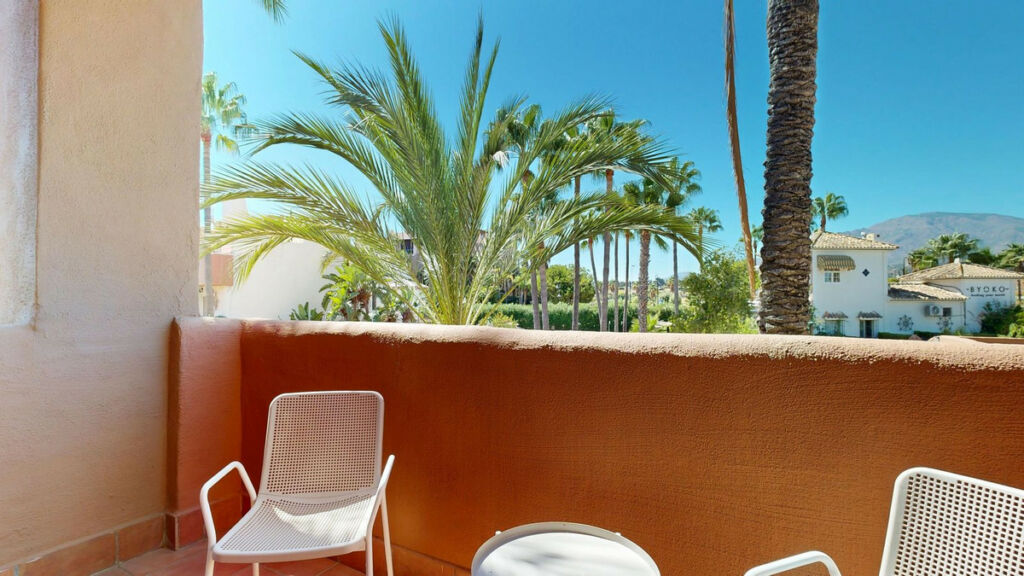 Middle Floor Apartment Estepona Málaga - image 32
