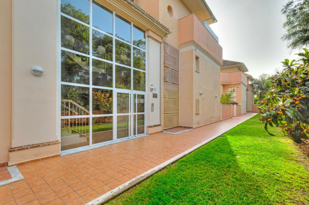 Top Floor Apartment Marbella Málaga - image 32