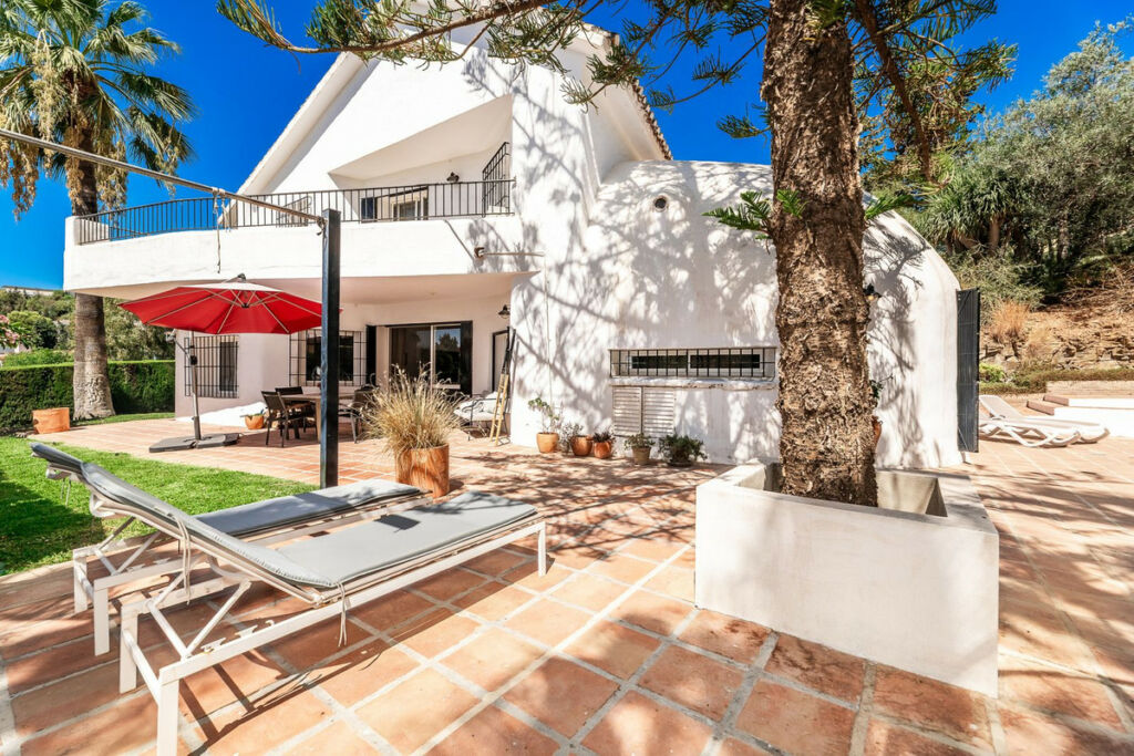 Detached Villa El Coto Málaga - image 32