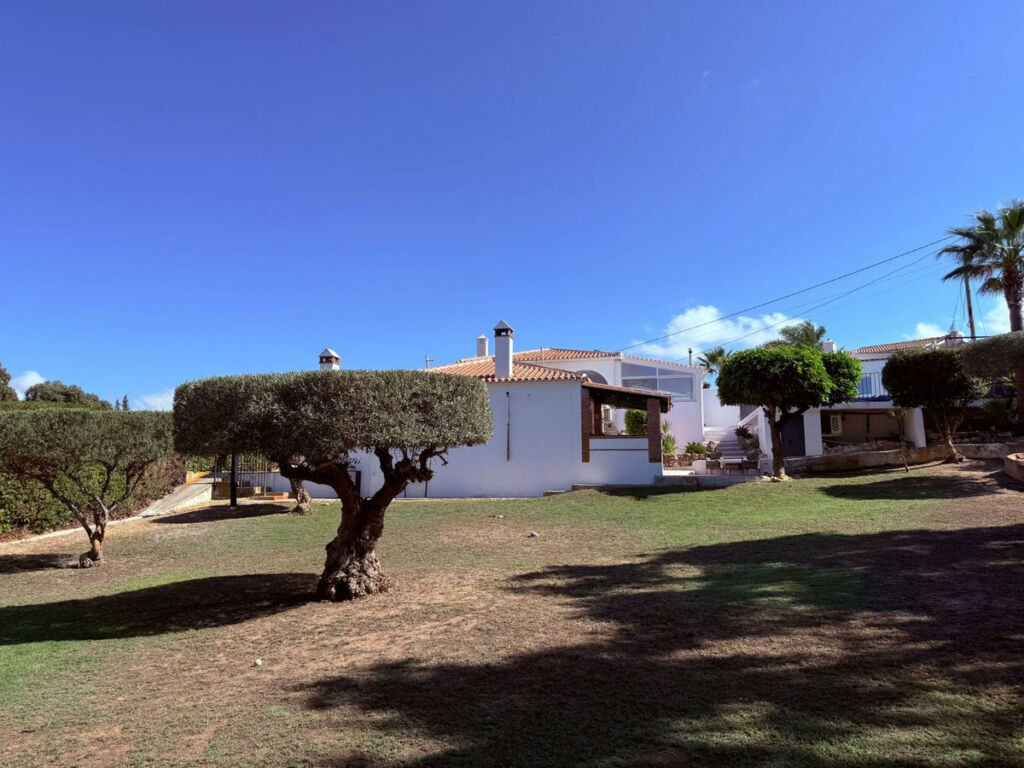 Detached Villa Coín Málaga - image 32