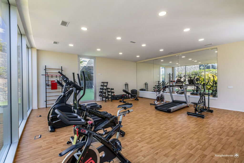 Middle Floor Apartment Estepona Málaga - image 32