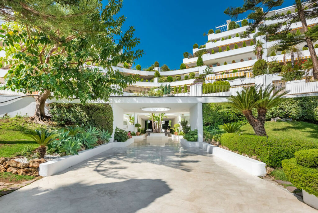 Middle Floor Apartment The Golden Mile Málaga - image 32