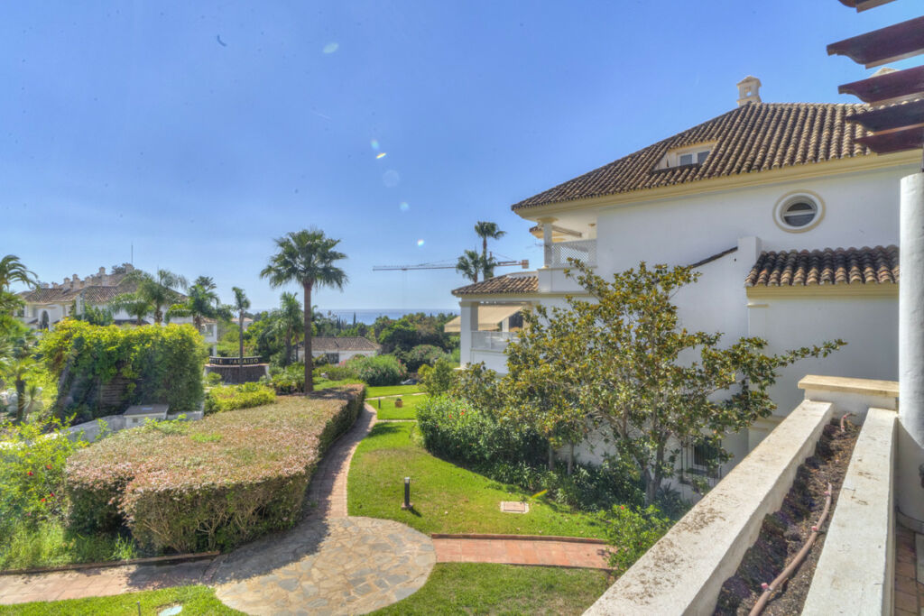 Middle Floor Apartment The Golden Mile Málaga - image 32
