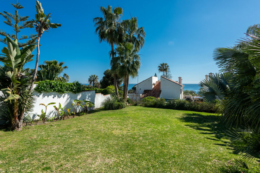 Detached Villa Marbella Málaga - image 32