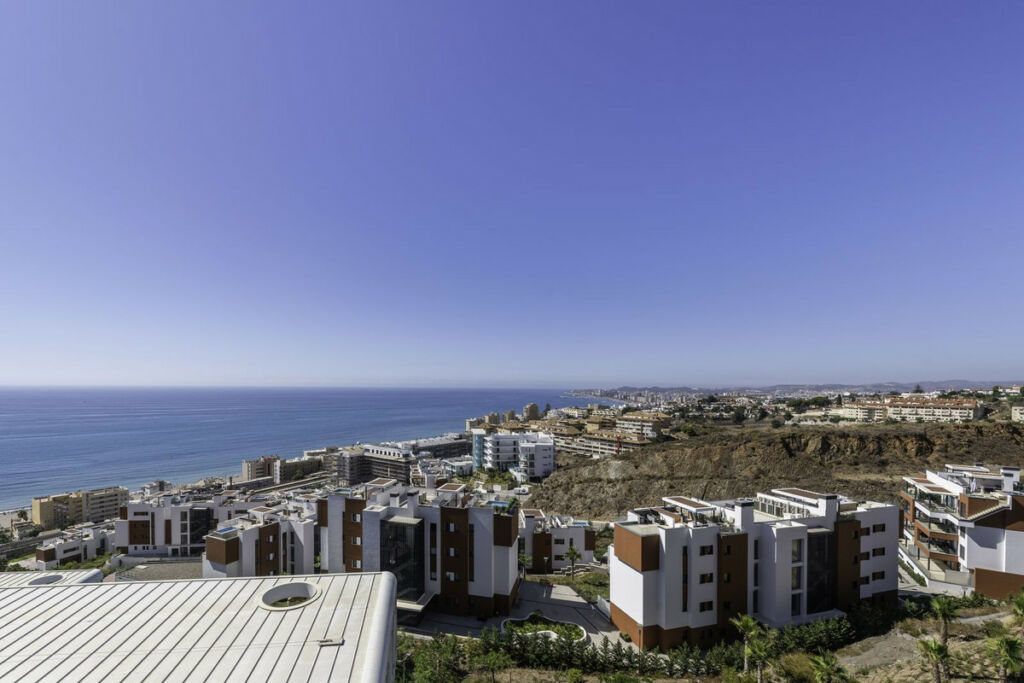 Middle Floor Apartment Higueron Málaga - image 32