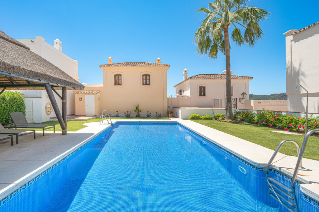 Townhouse Benahavís Málaga - image 32