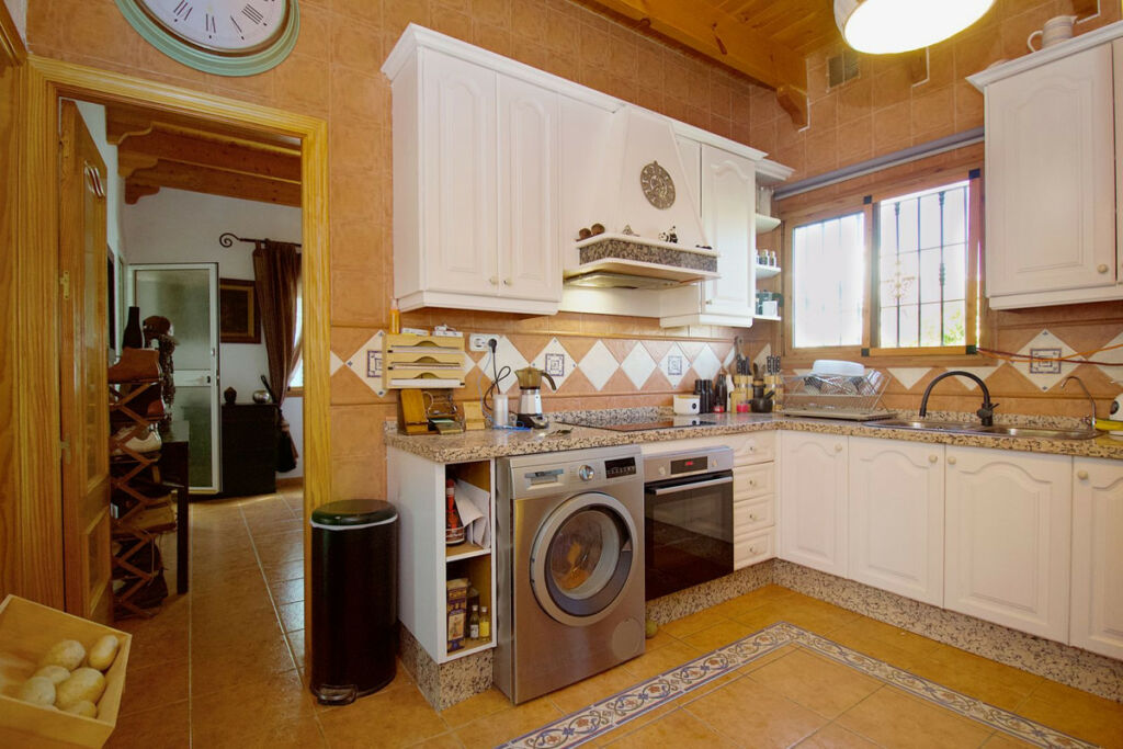 Detached Villa Coín Málaga - image 32
