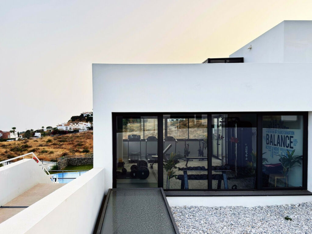 Semi-Detached House Riviera del Sol Málaga - image 32