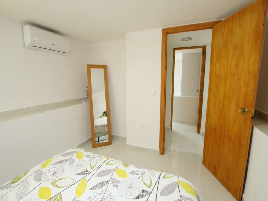 Detached Villa Benimar Alicante - image 32