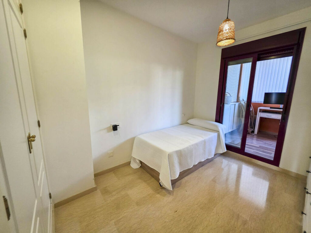 Middle Floor Apartment La Duquesa Málaga - image 32