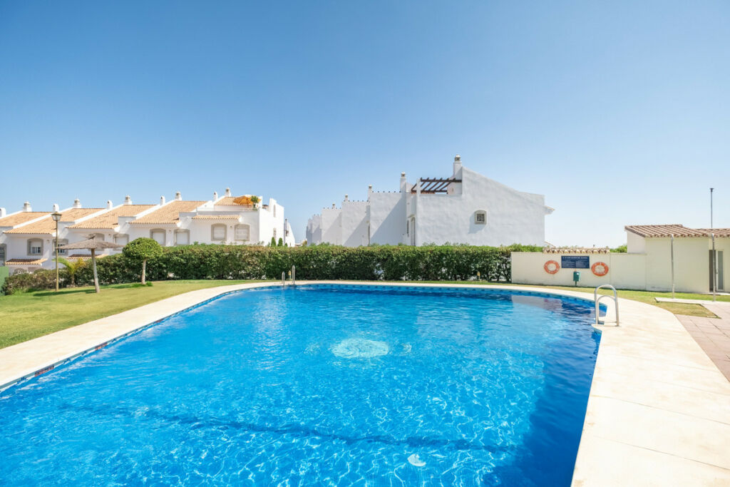 Townhouse Nueva Andalucía Málaga - image 32
