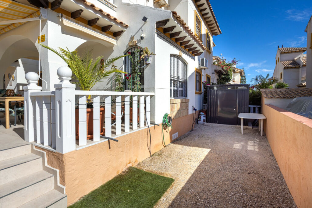 Semi-Detached House Playa Golf Alicante - image 32