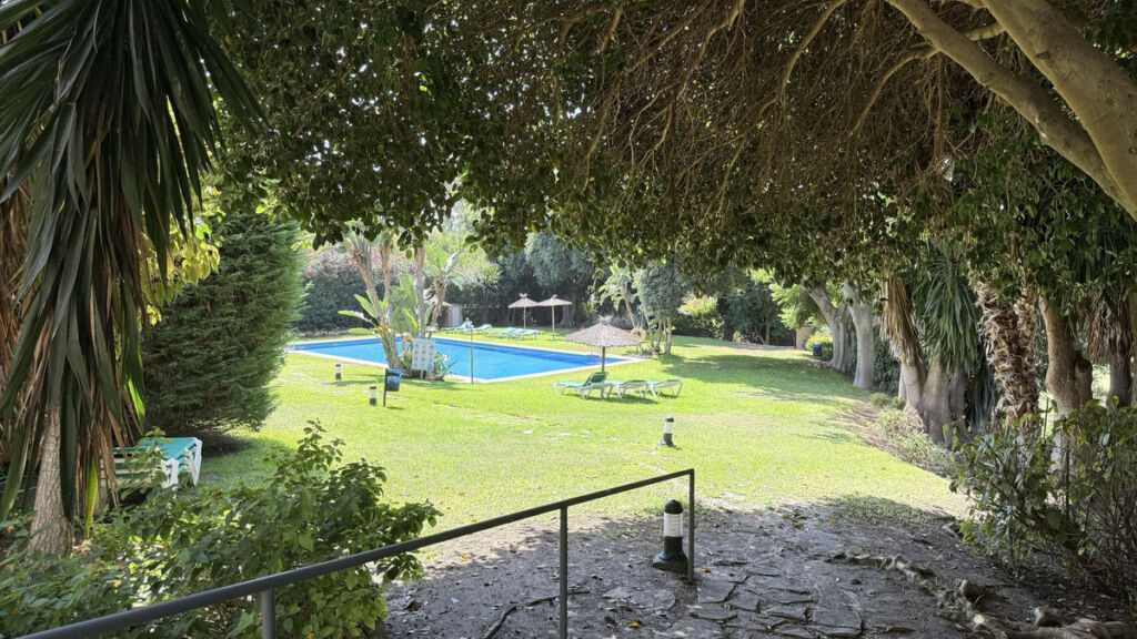 Middle Floor Apartment Guadalmina Alta Málaga - image 32