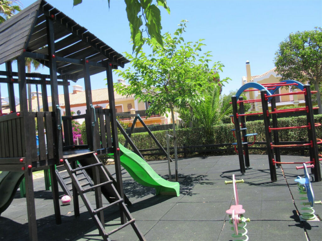 Townhouse Guadalmina Alta Málaga - image 32