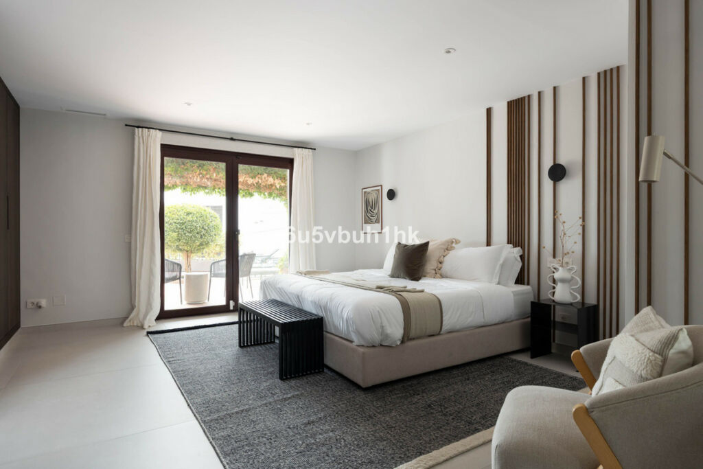 Detached Villa Marbella Málaga - image 32