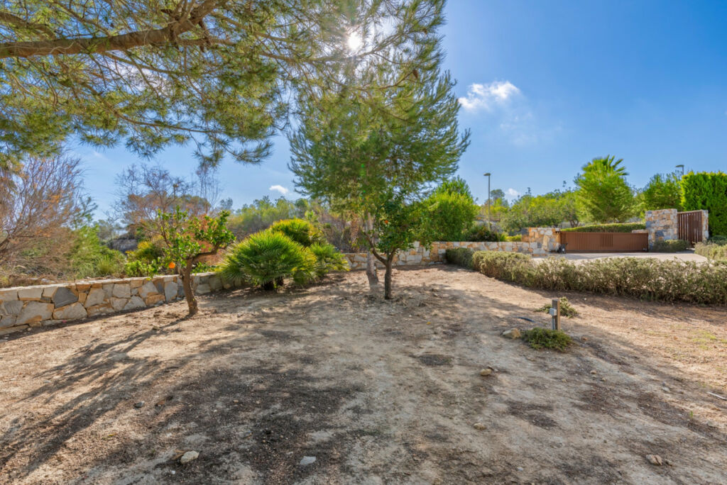 Detached Villa Las Colinas Golf Alicante - image 32