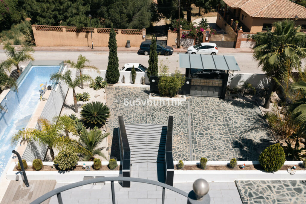 Detached Villa Alhaurín de la Torre Málaga - image 32