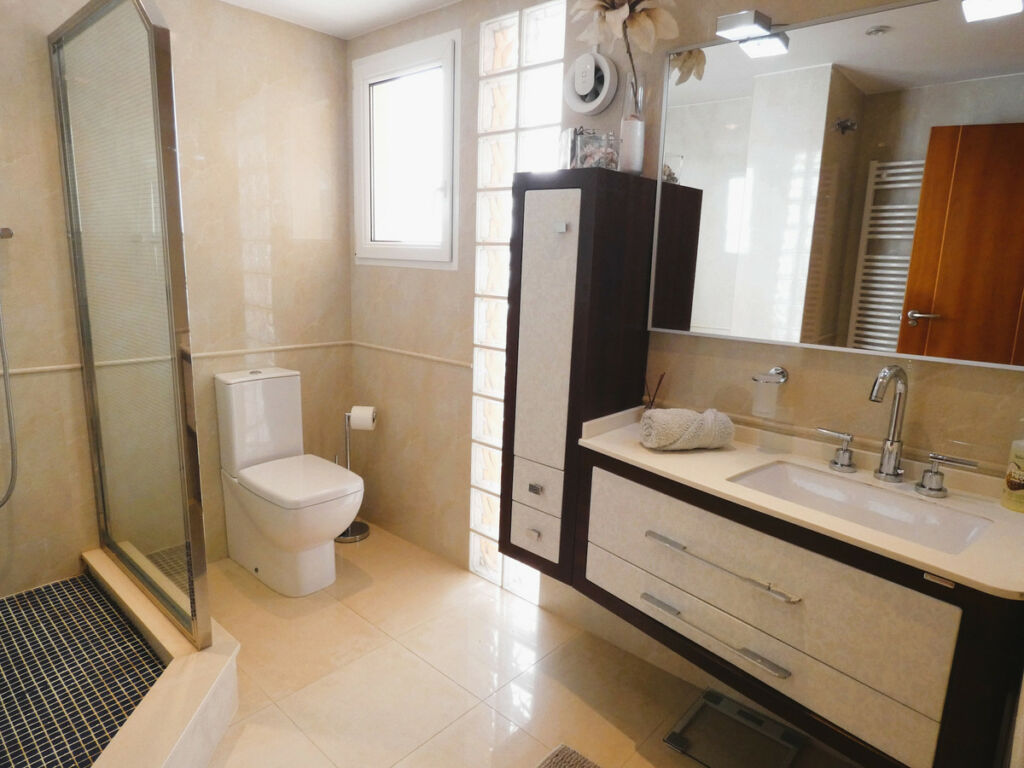 Middle Floor Apartment Torrevieja Alicante - image 32