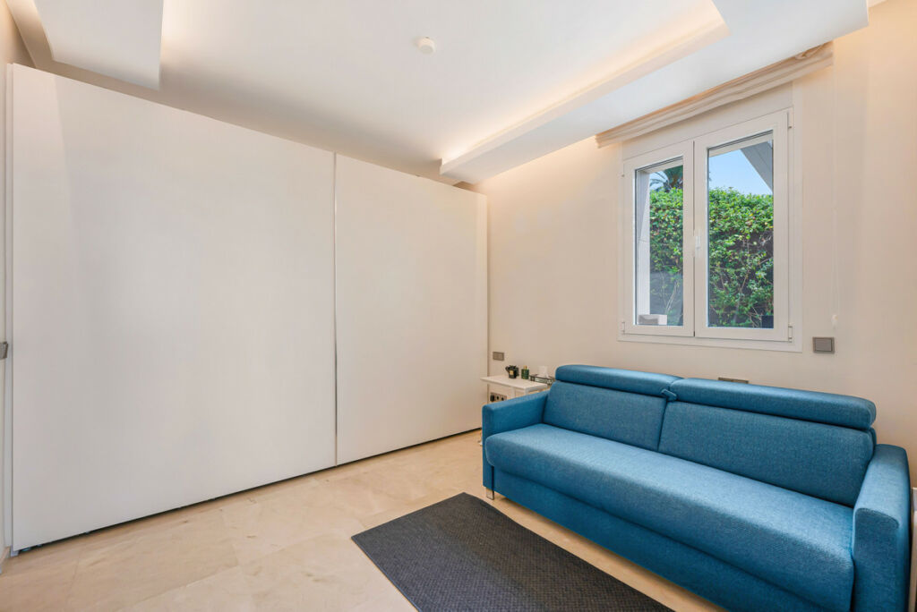 Detached Villa Nueva Andalucía Málaga - image 32