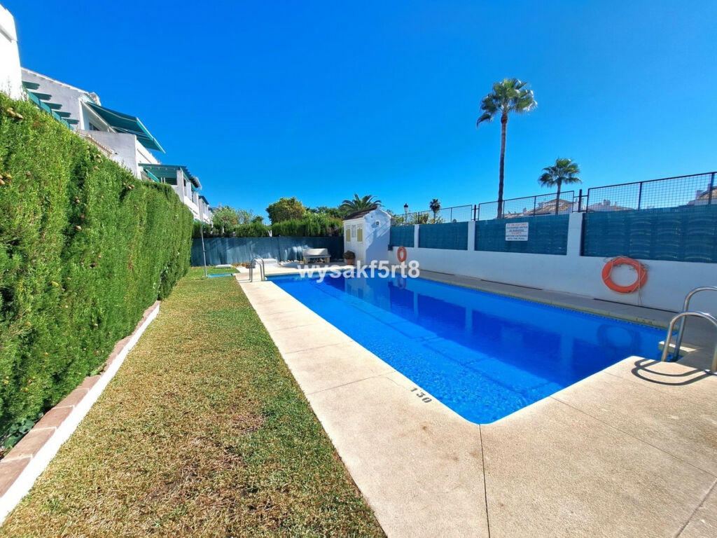 Middle Floor Apartment La Duquesa Málaga - image 33