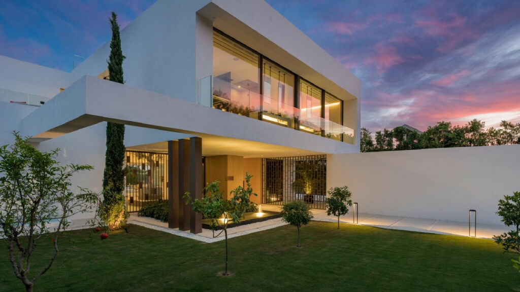 Detached Villa The Golden Mile Málaga - image 33