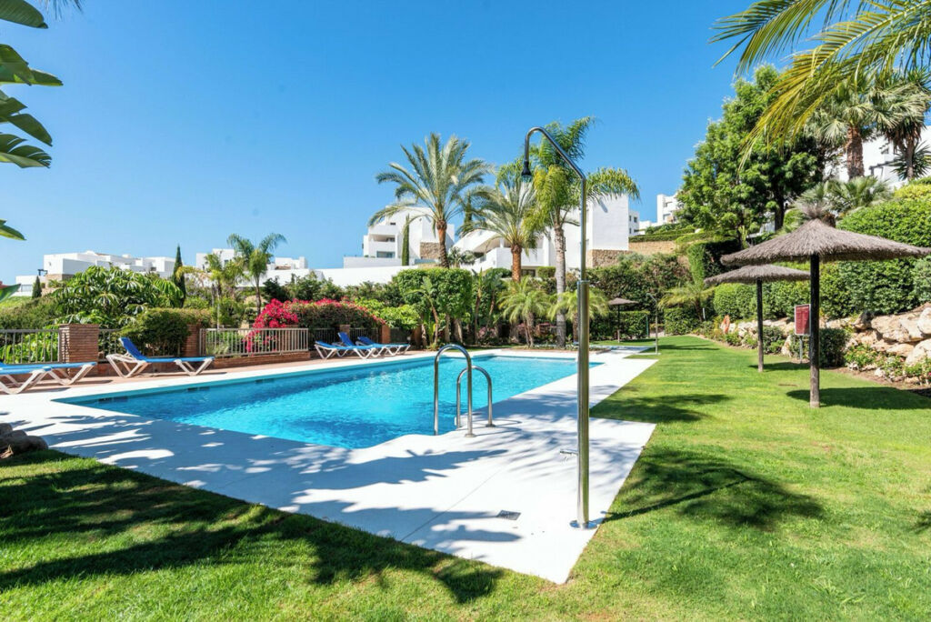 Middle Floor Apartment Los Flamingos Málaga - image 33
