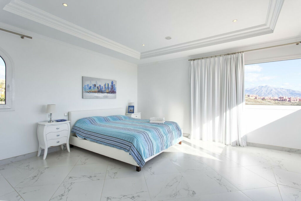 Detached Villa Los Flamingos Málaga - image 33