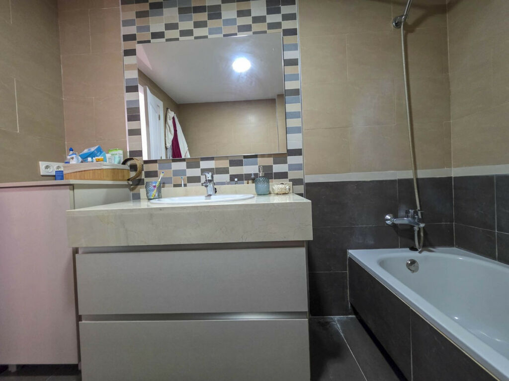 Middle Floor Apartment La Duquesa Málaga - image 33