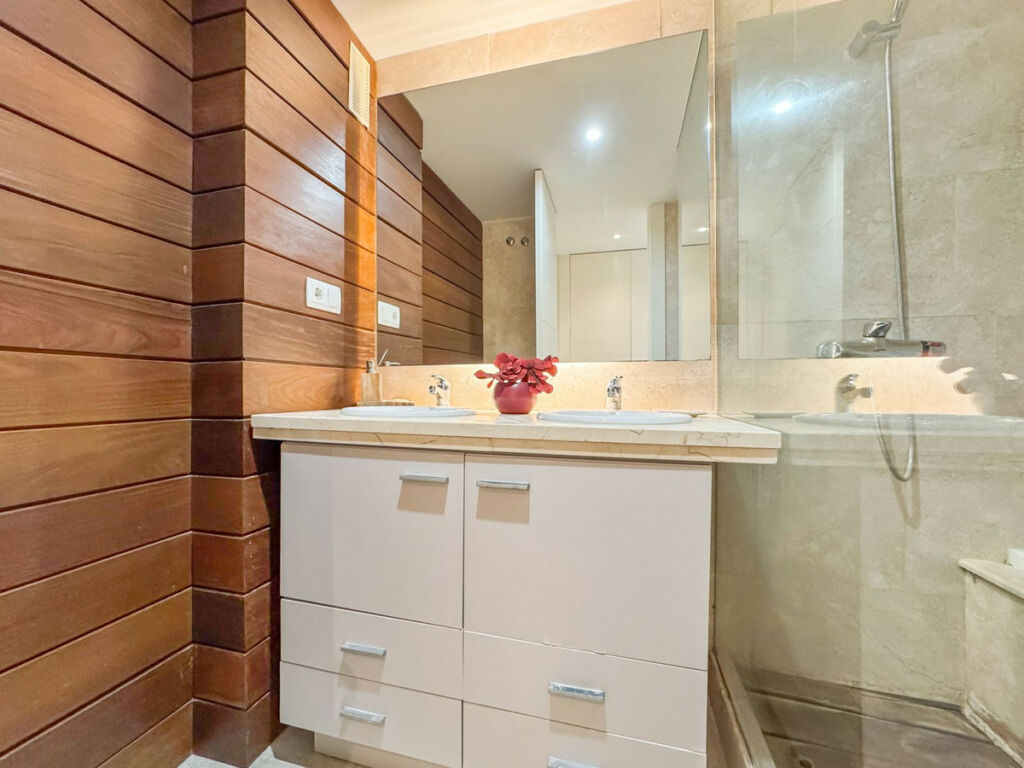 Penthouse Manilva Málaga - image 33