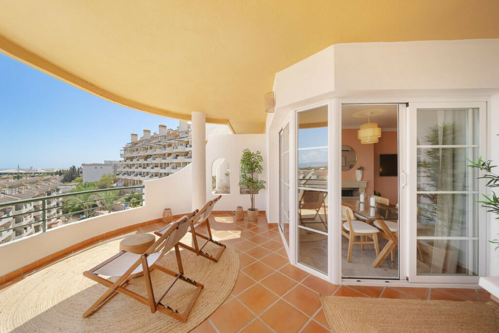 Middle Floor Apartment Nueva Andalucía Málaga - image 33