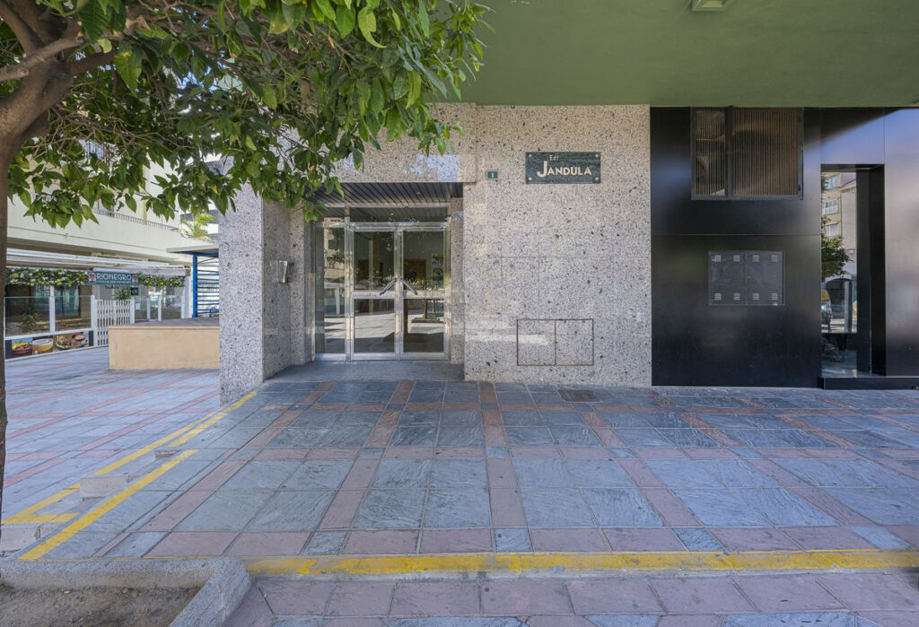 Middle Floor Apartment Fuengirola Málaga - image 33
