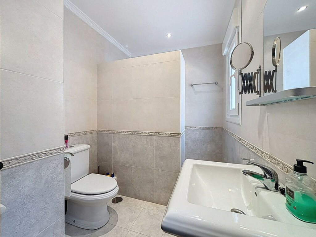 Detached Villa Canillas de Albaida Málaga - image 34