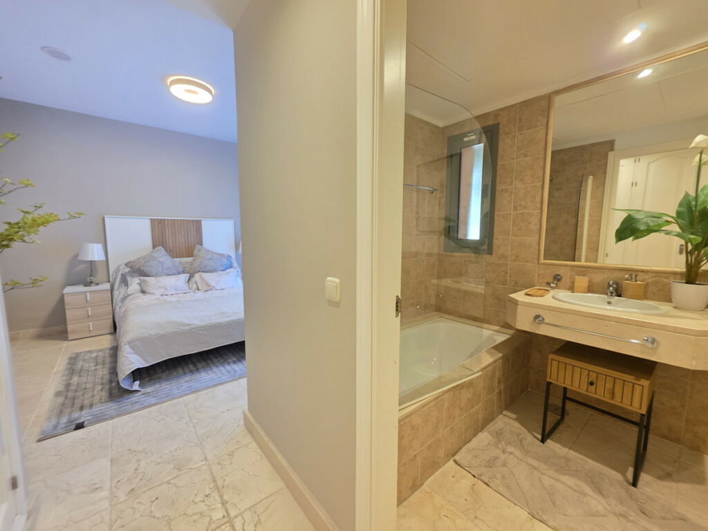 Ground Floor Apartment Estepona Málaga - image 33