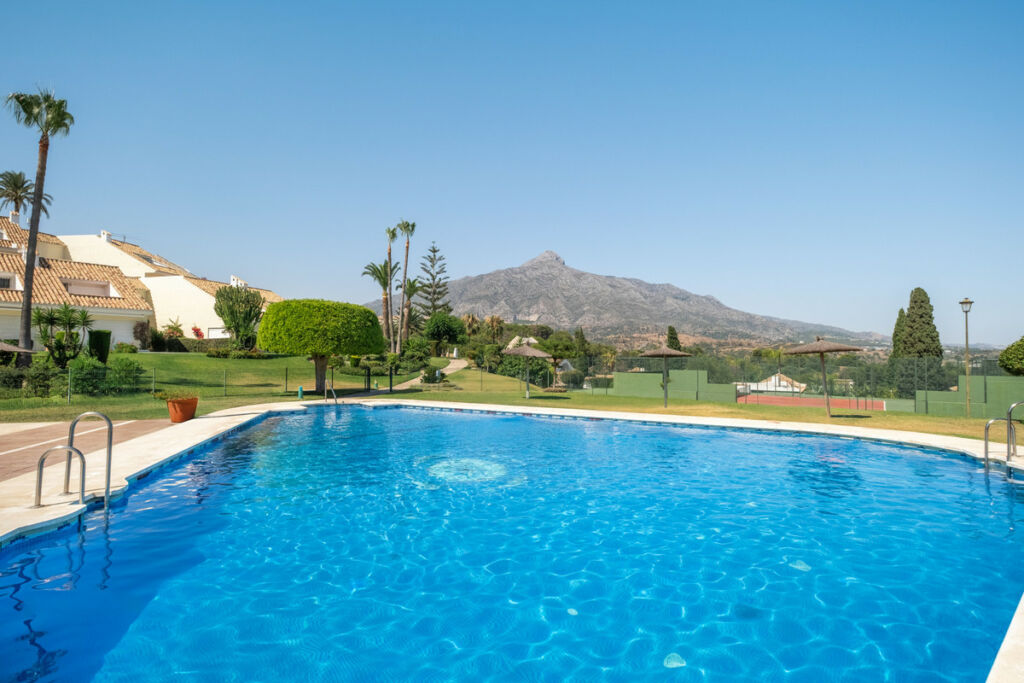 Townhouse Nueva Andalucía Málaga - image 33